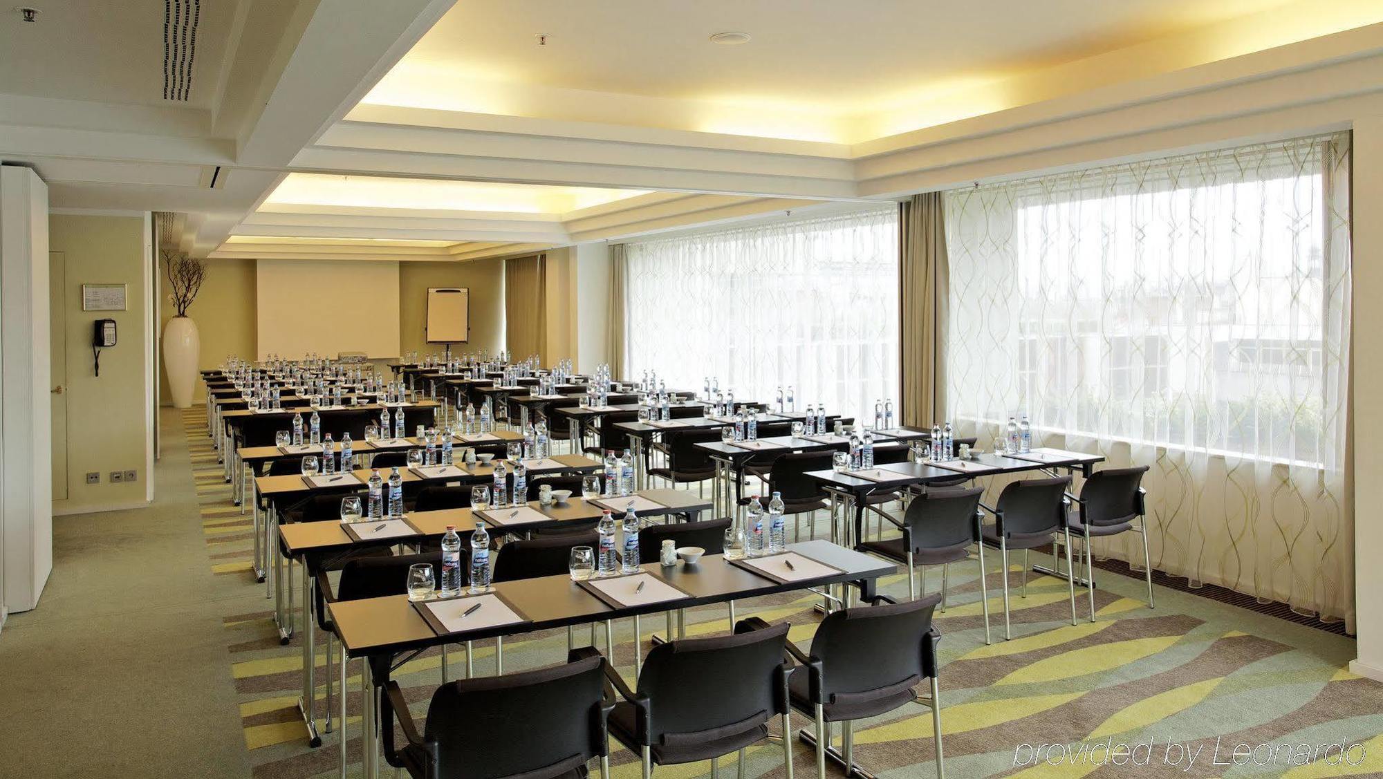 Fairmont Golden 5* Praha