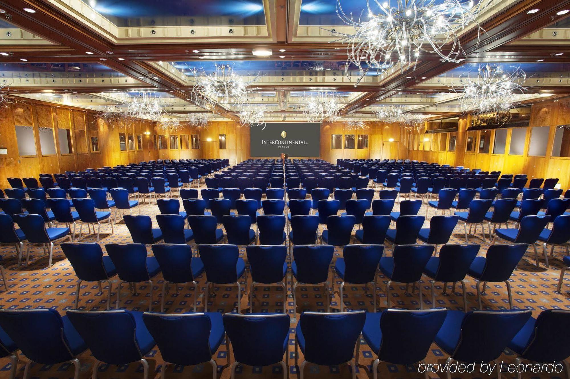 Fairmont Golden Hotel